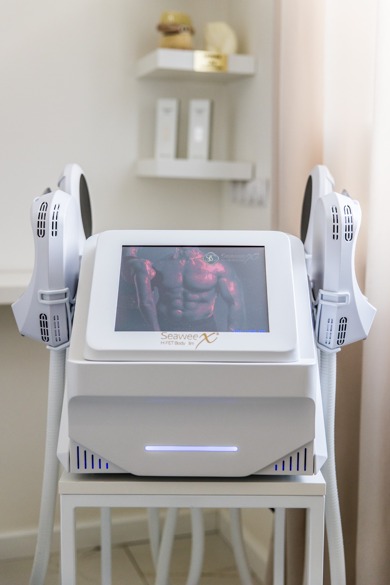 Urządzenie SeaweeX do modelowania sylwetki w gabinecie kosmetologicznym